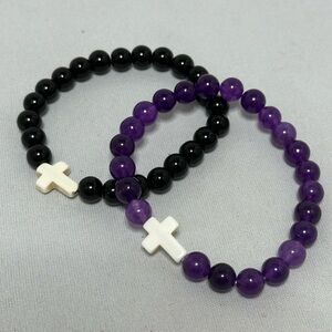 Two stretch stone beads bracelets in amethyst and black obsidian with crosses